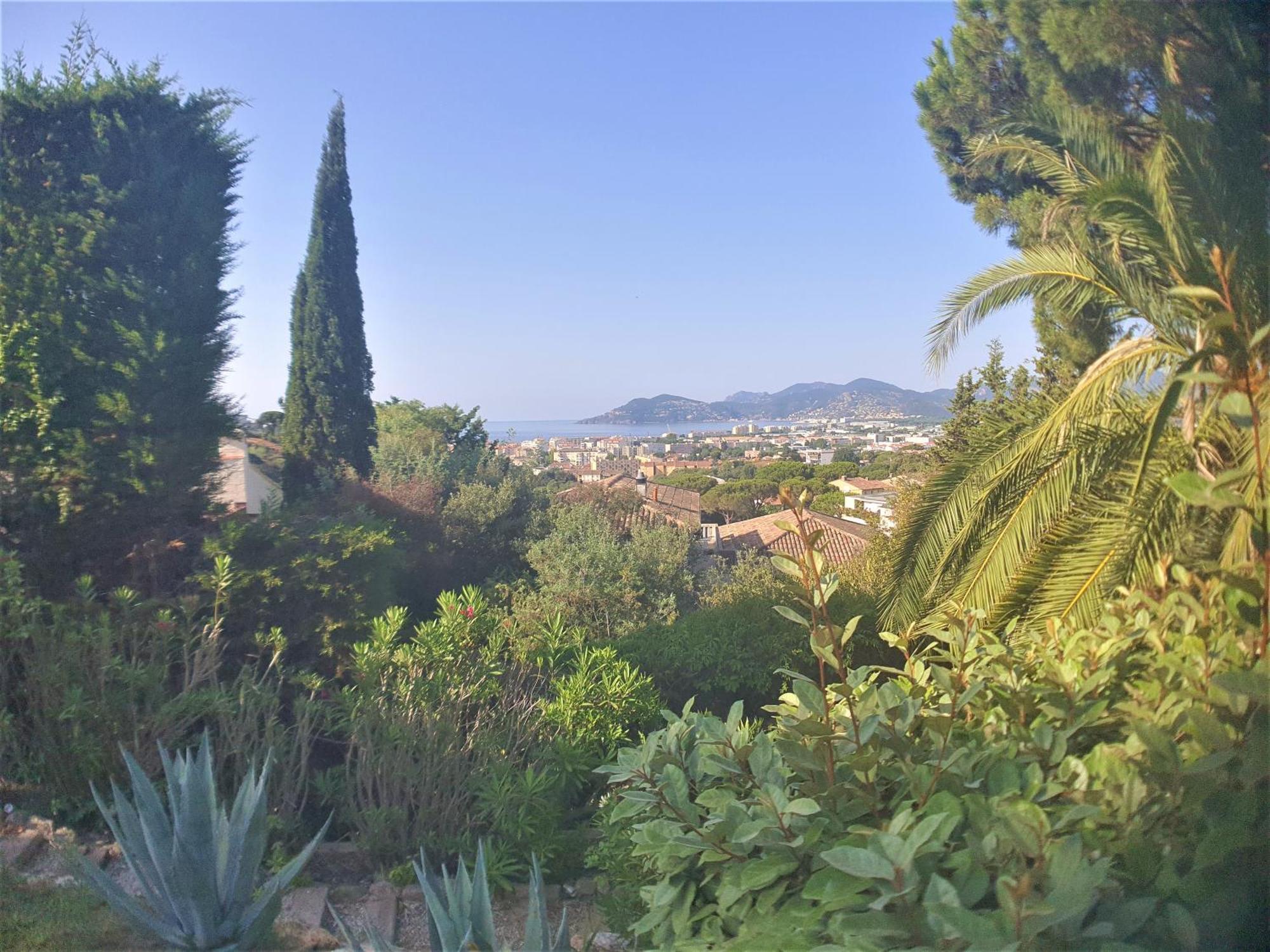 8 Pers à Spacieuse, Piscine Vue Mer * Cannes